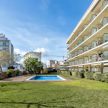 The Beach Milenium Roses Exterior photo